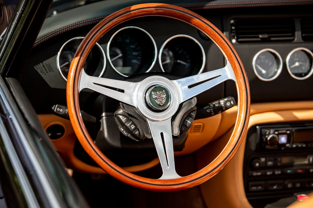 2015 Jaguar Replica - Image 16 of 31