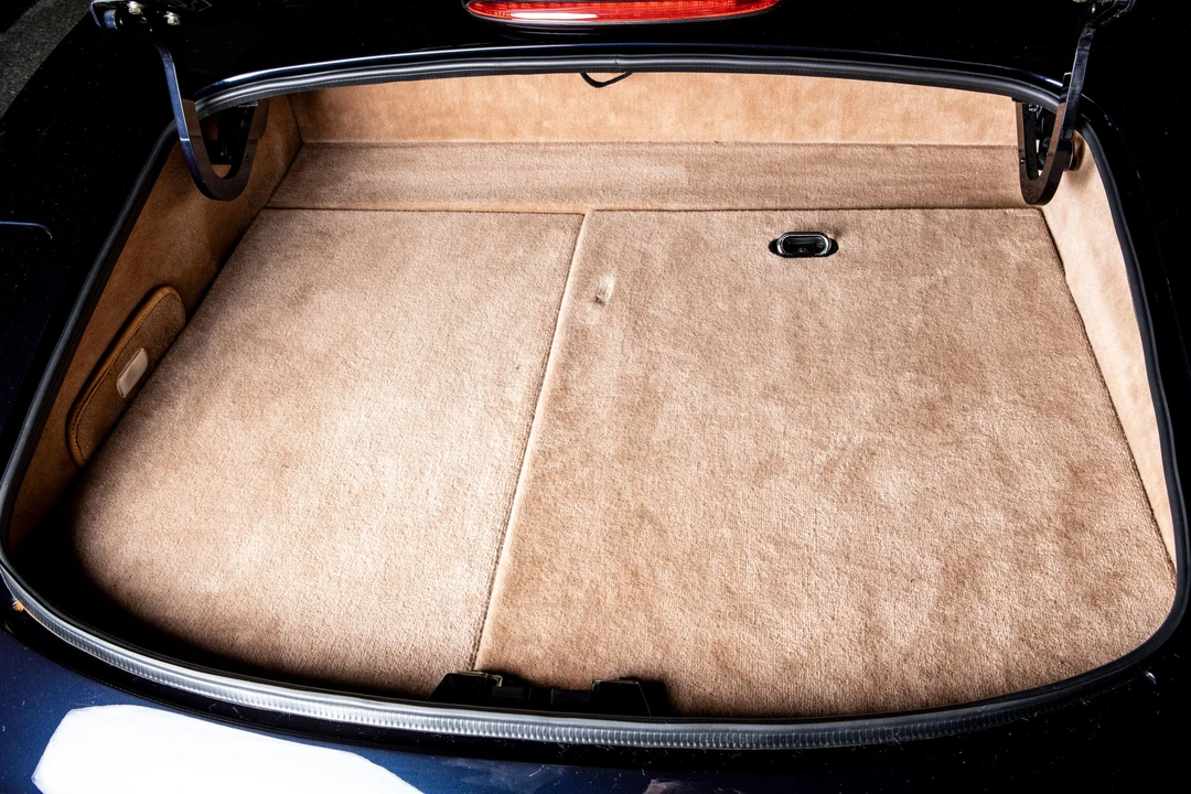 2015 Jaguar Replica - Image 24 of 31