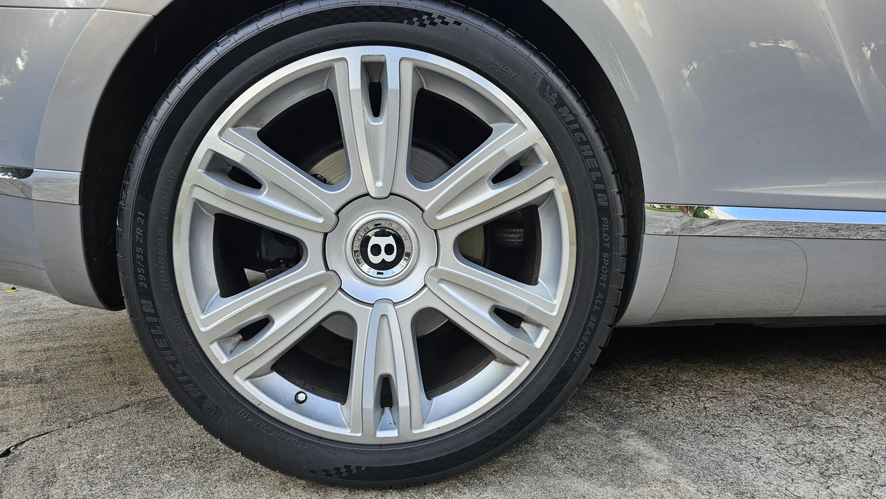 2015 Bentley Continental GT 2nd Gen - Image 28 of 31