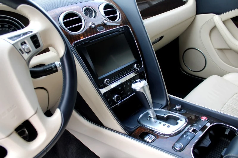 2015 Bentley - Image 14 of 26