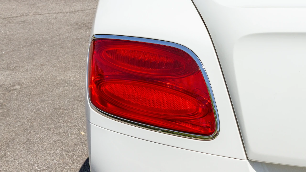 2015 Bentley Continental GT V8 2nd Gen - Image 26 of 31