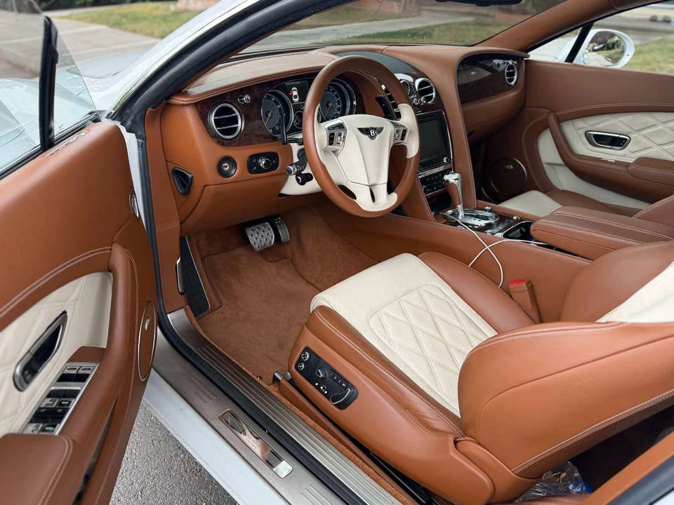 2015 Bentley - Image 10 of 15