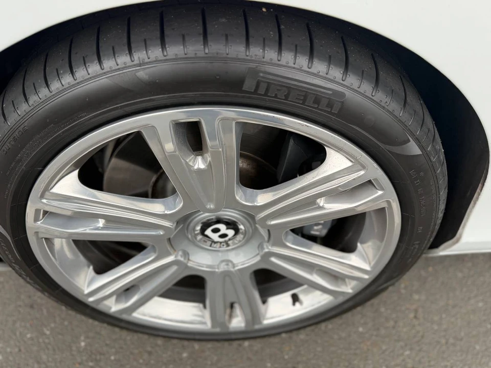 2015 Bentley - Image 14 of 15