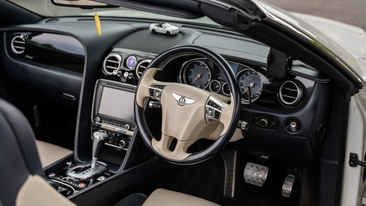 2015 Bentley Continental GTC - Image 26 of 30
