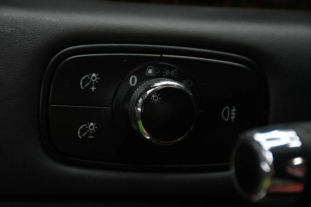 2015 Bentley - Image 30 of 31