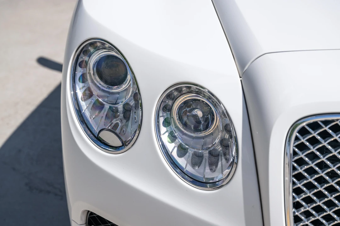 2015 Bentley - Image 9 of 31