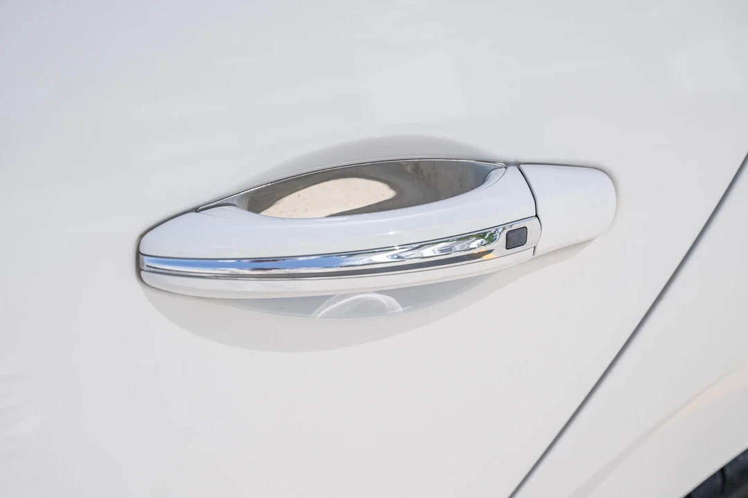 2015 Bentley - Image 22 of 31