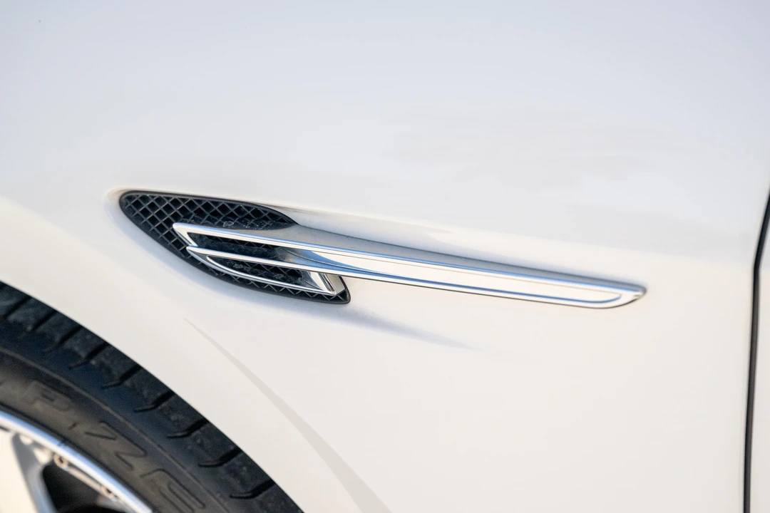 2015 Bentley - Image 17 of 31