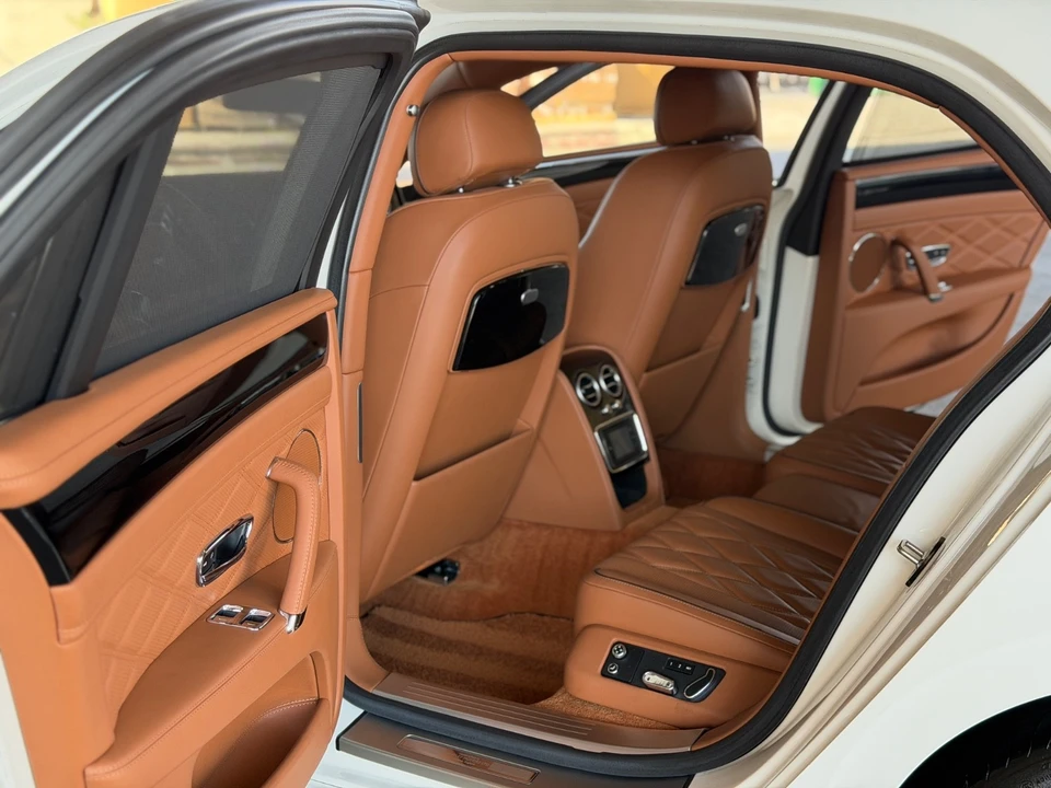 2015 Bentley Continental Flying Spur - Image 17 of 21