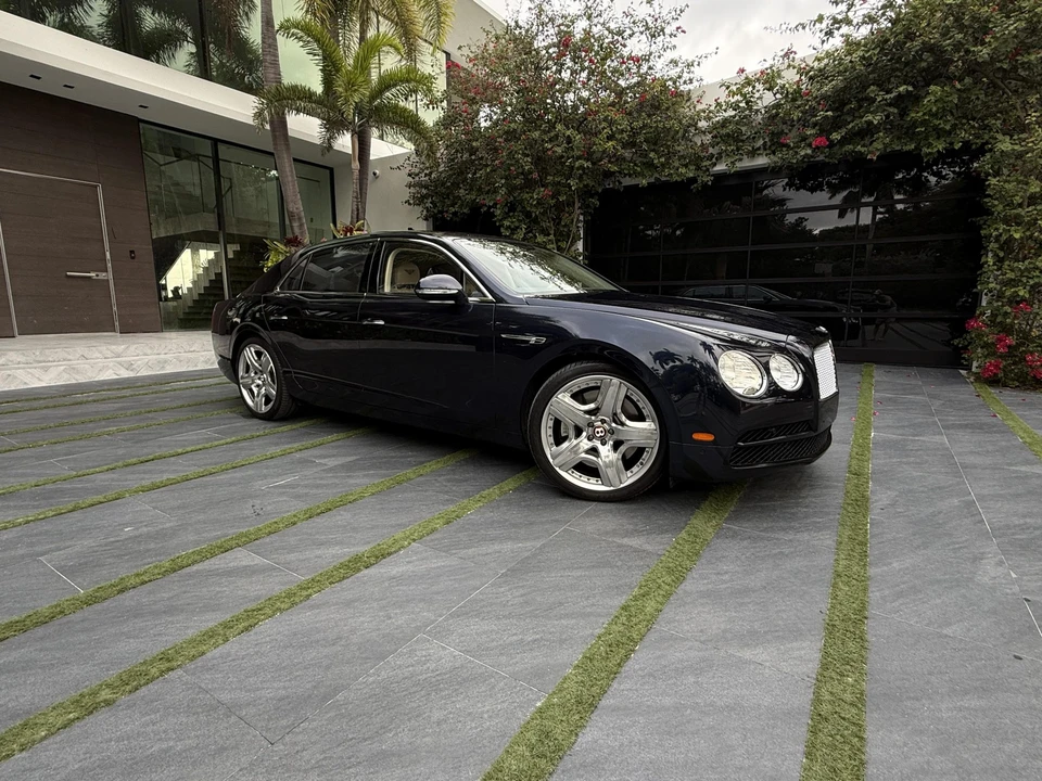 2015 Bentley Continental Flying Spur - Image 28 of 31
