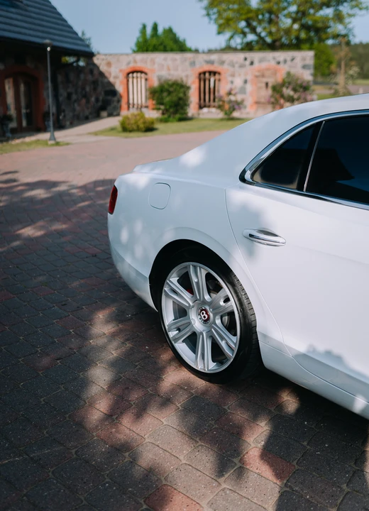 2015 Bentley Continental Flying Spur - Image 28 of 31