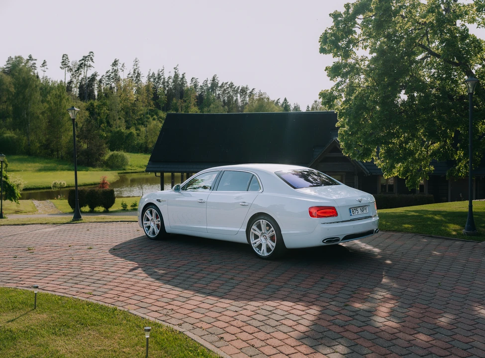 2015 Bentley Continental Flying Spur - Image 11 of 31