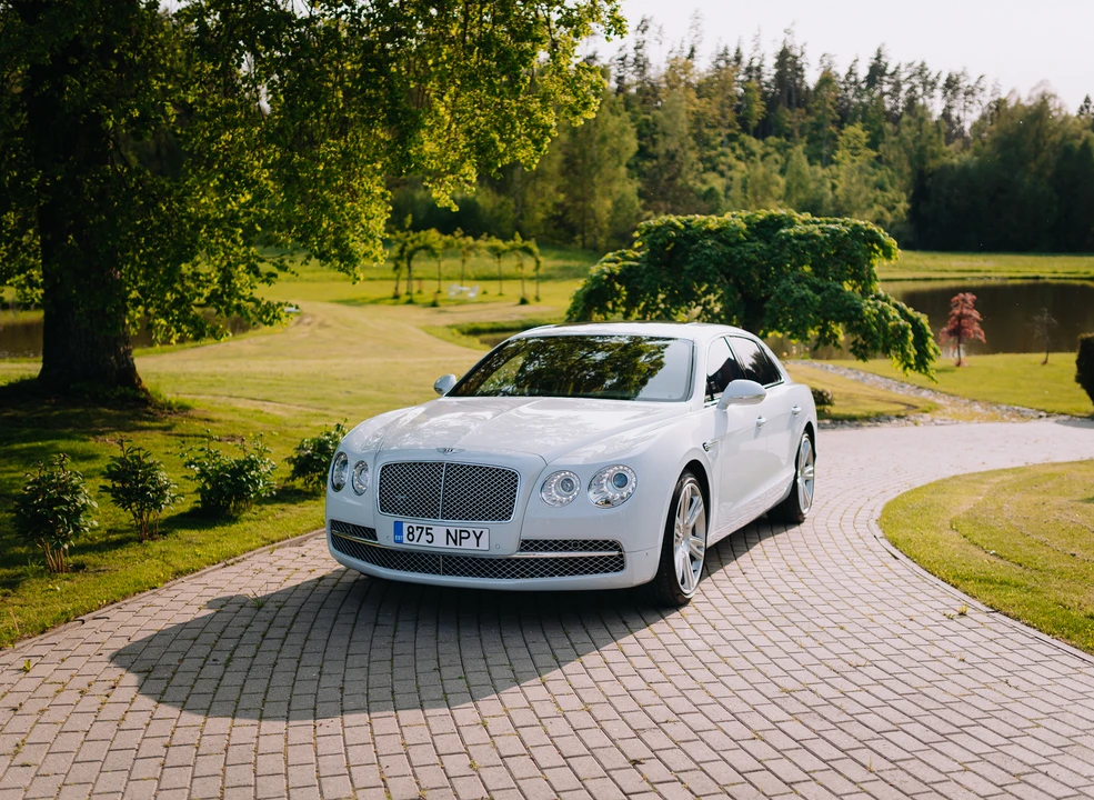 2015 Bentley Continental Flying Spur - Image 14 of 31