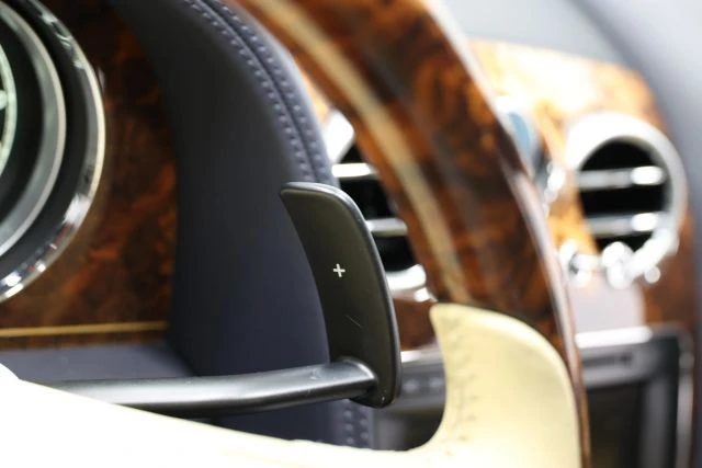 2015 Bentley Continental Flying Spur - Image 28 of 31