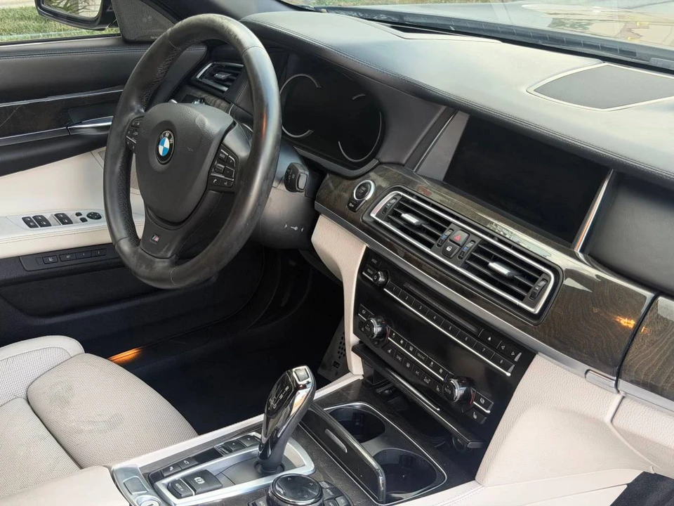 2015 BMW Alpina B7 - Image 7 of 13