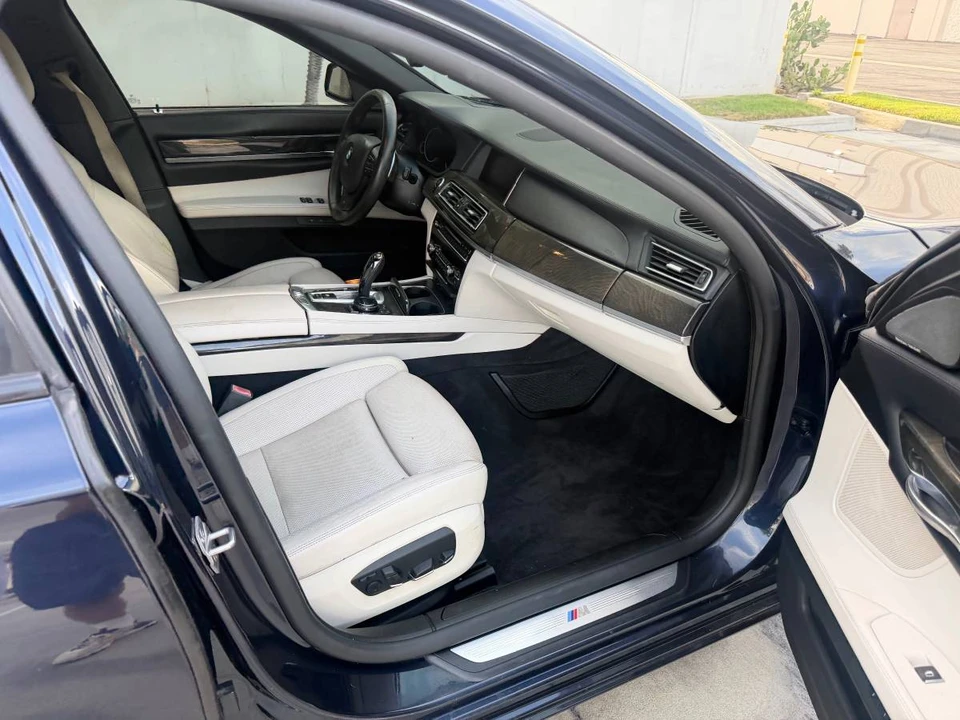 2015 BMW Alpina B7 - Image 3 of 13