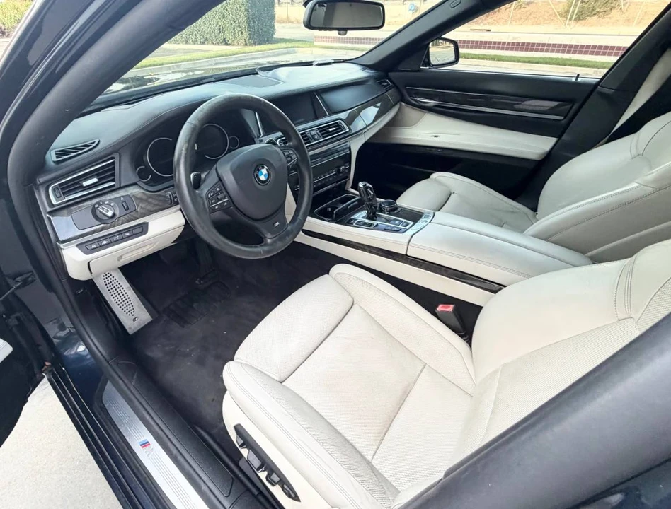 2015 BMW Alpina B7 - Image 11 of 13