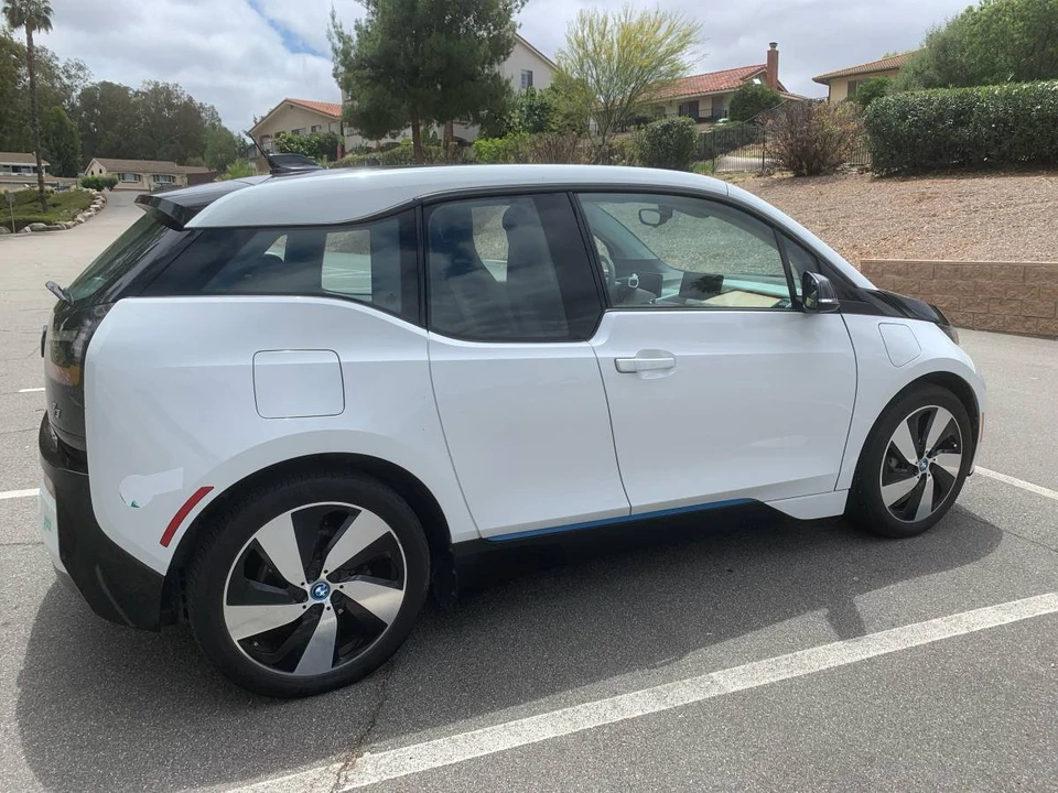 2015 BMW i3 - Image 3 of 10