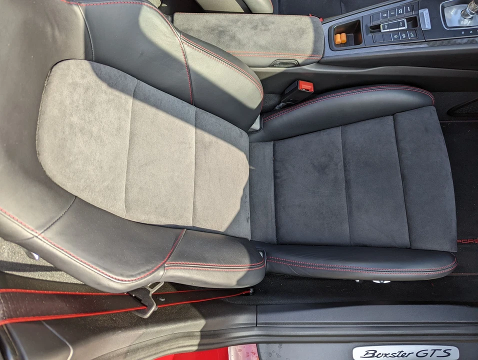 2015 Porsche 981 Boxster GTS - Image 24 of 31