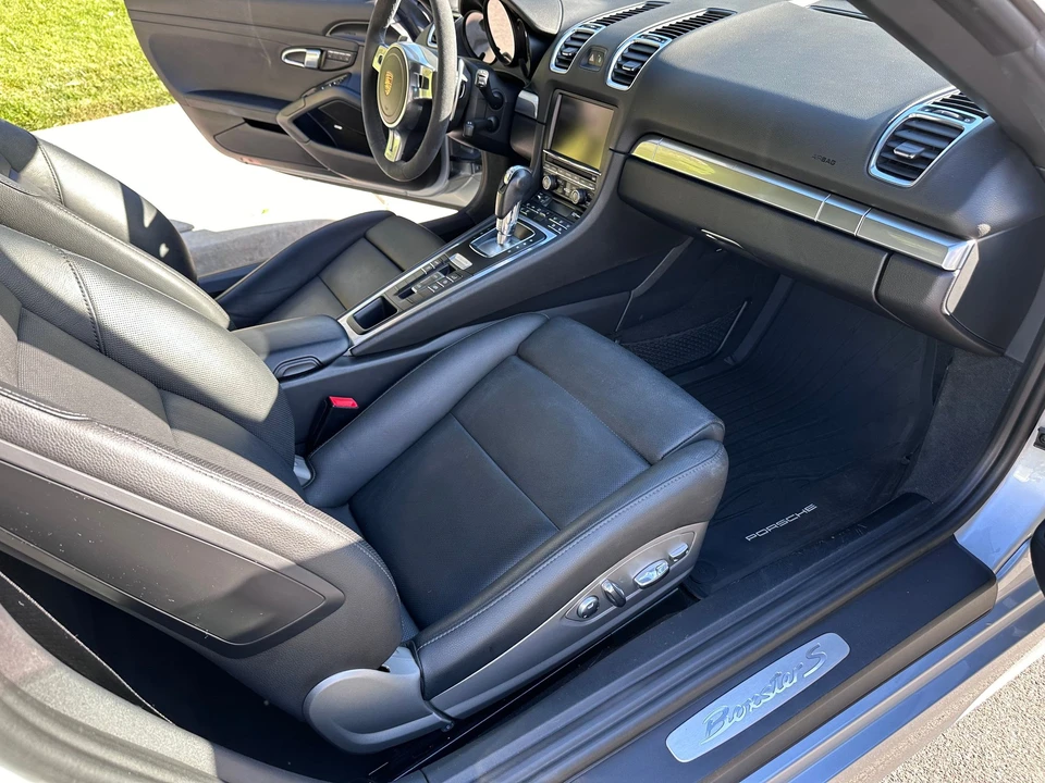 2015 Porsche 981 Boxster S - Image 9 of 24