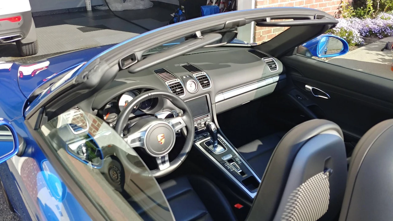 2015 Porsche 981 Boxster S - Image 9 of 31
