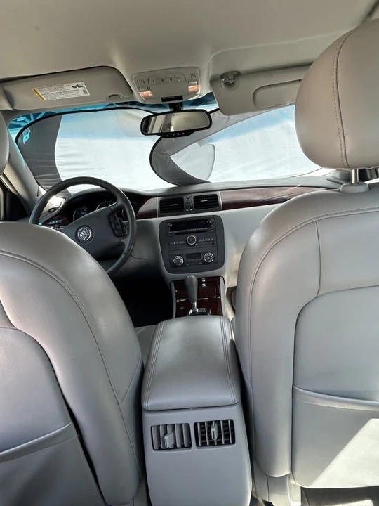 2015 Buick Lucerne - Image 4 of 5