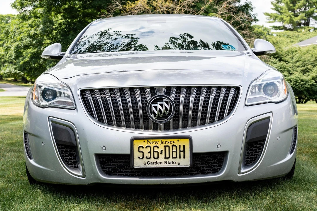 2015 Buick Regal - Image 2 of 31