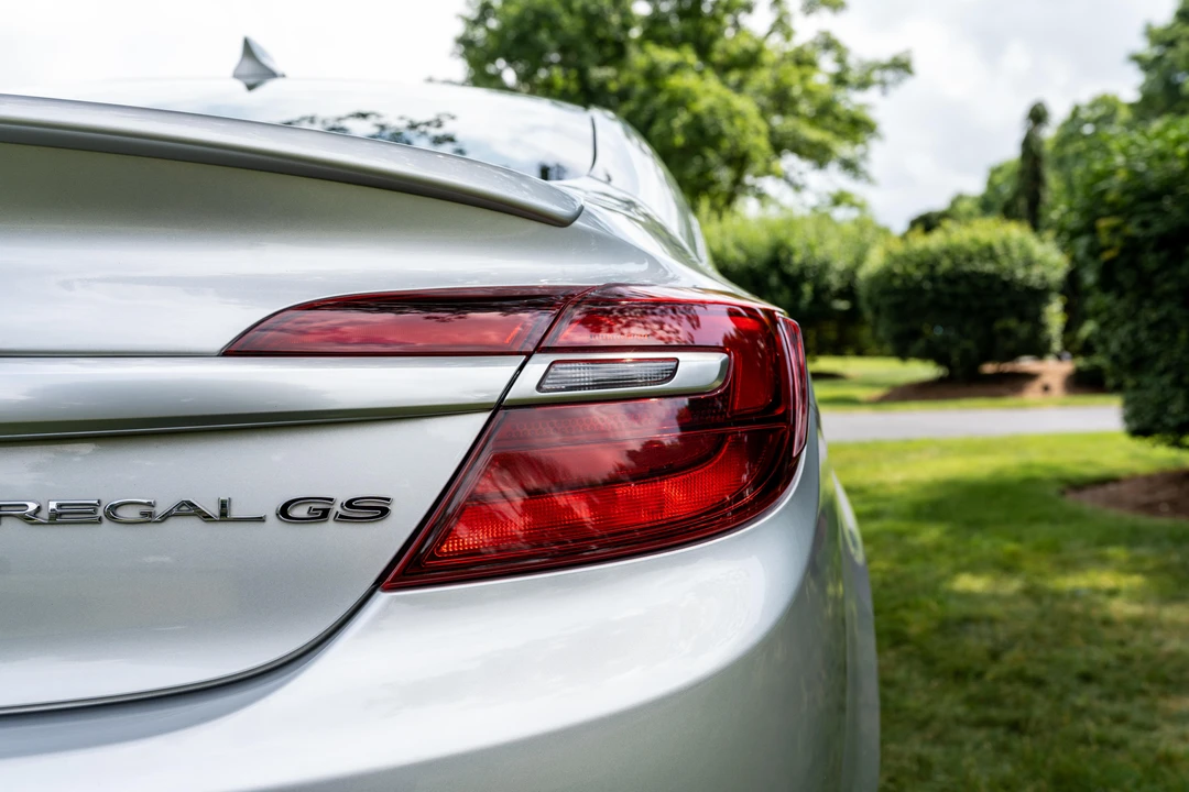 2015 Buick Regal - Image 28 of 31