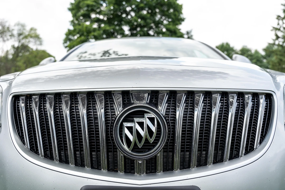 2015 Buick Regal - Image 13 of 31
