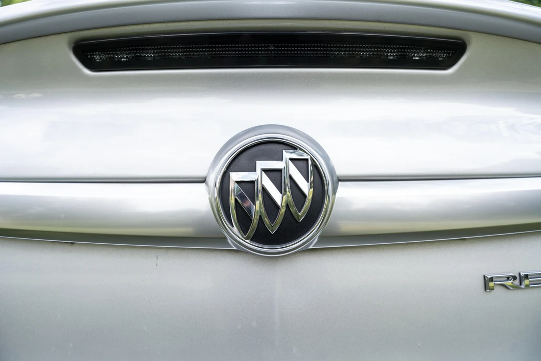 2015 Buick Regal - Image 26 of 31