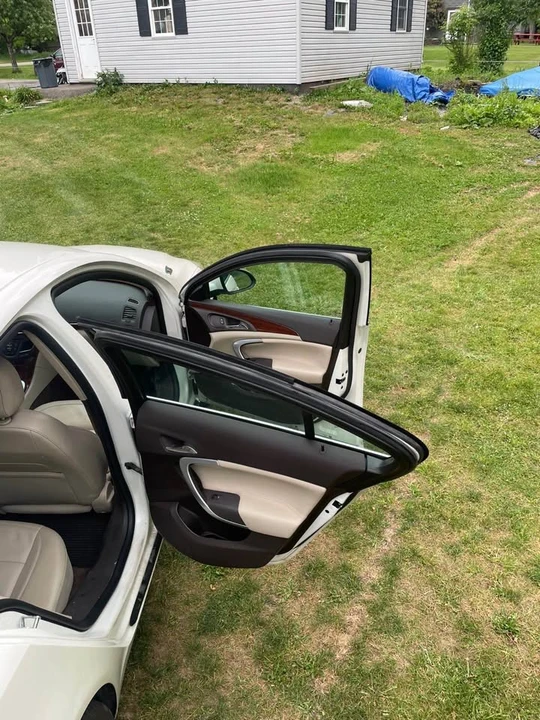 2015 Buick Regal - Image 11 of 15