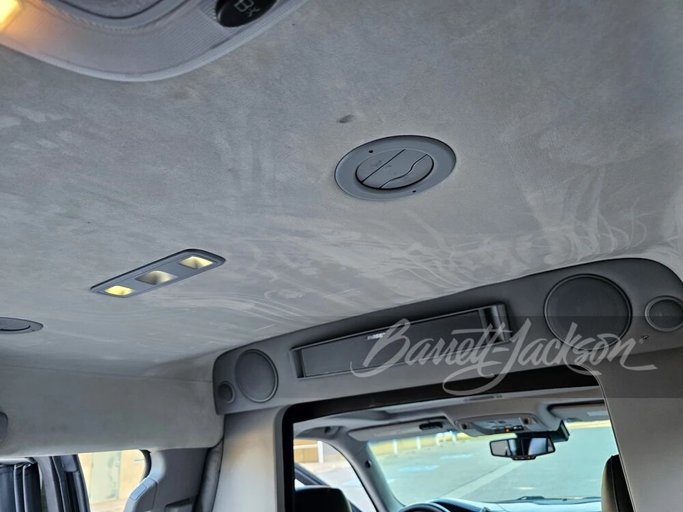 2015 Cadillac Escalade 4th Gen - Image 19 of 29