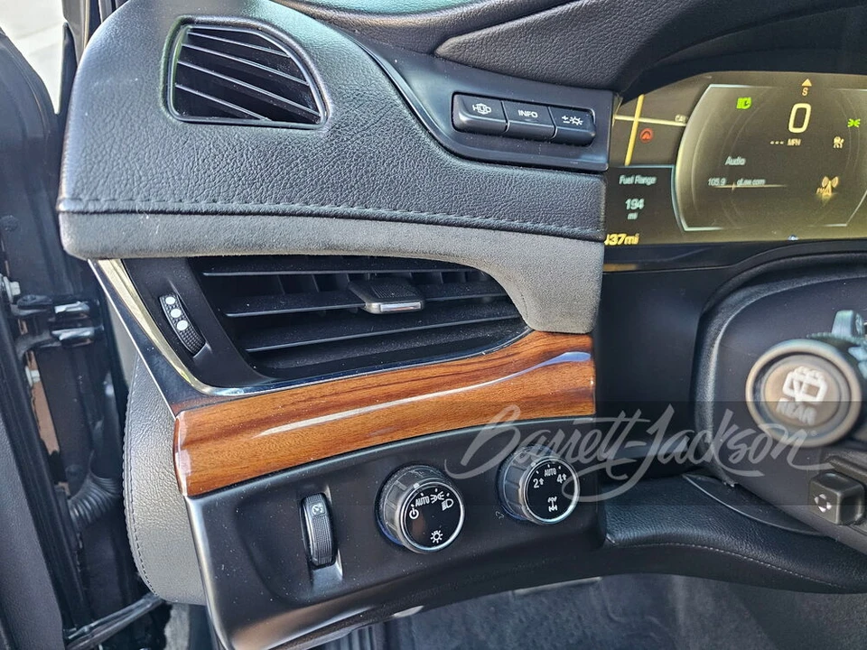 2015 Cadillac Escalade 4th Gen - Image 10 of 29