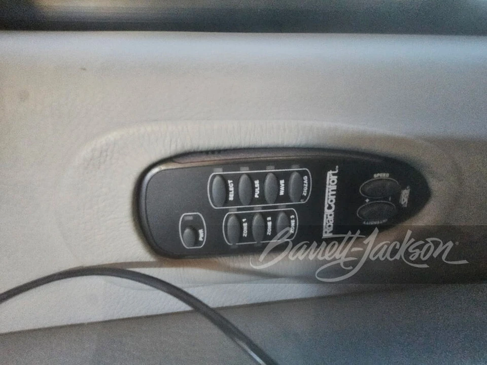 2015 Cadillac Escalade 4th Gen - Image 12 of 29