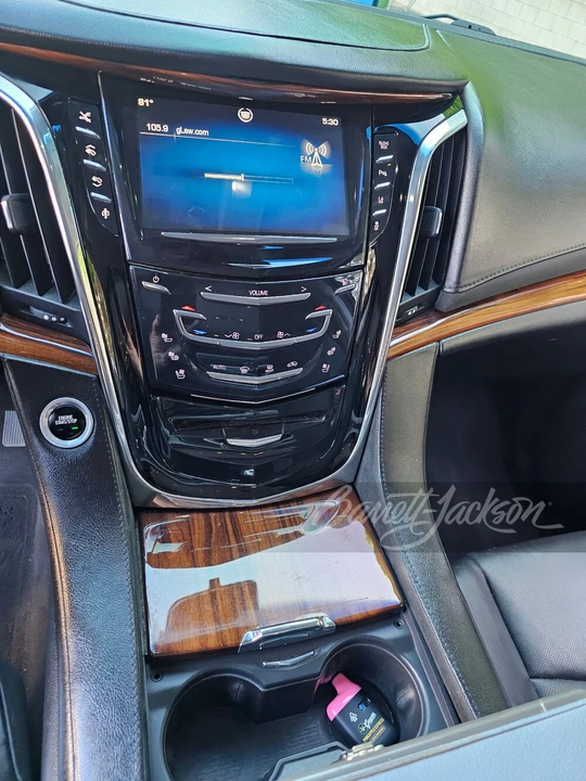 2015 Cadillac Escalade 4th Gen - Image 20 of 29