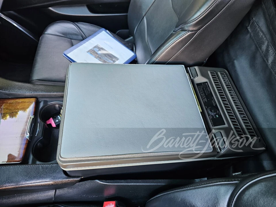 2015 Cadillac Escalade 4th Gen - Image 15 of 29
