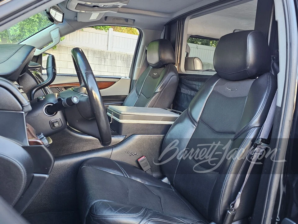 2015 Cadillac Escalade 4th Gen - Image 21 of 29