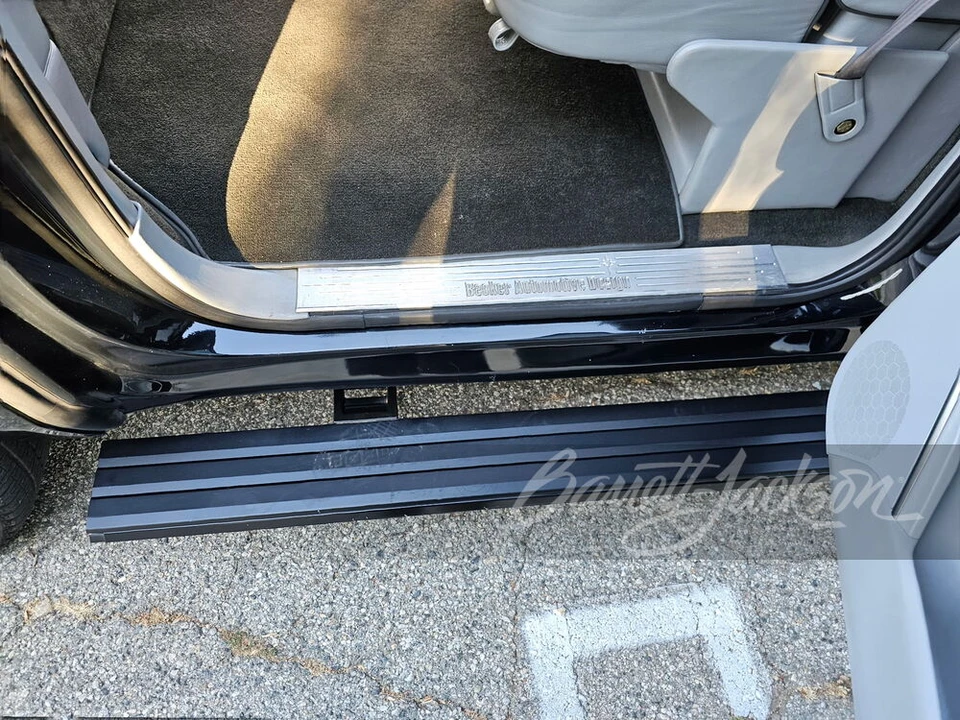 2015 Cadillac Escalade 4th Gen - Image 14 of 29