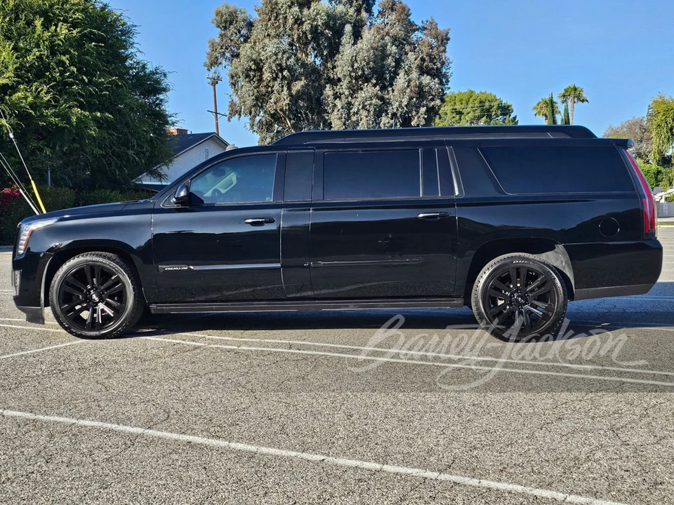 2015 Cadillac Escalade 4th Gen - Image 4 of 29