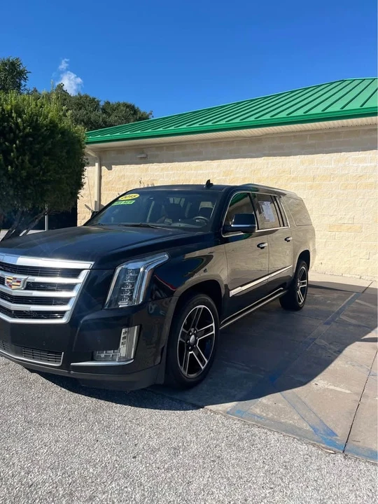 2015 Cadillac Escalade 4th Gen - Image 2 of 8