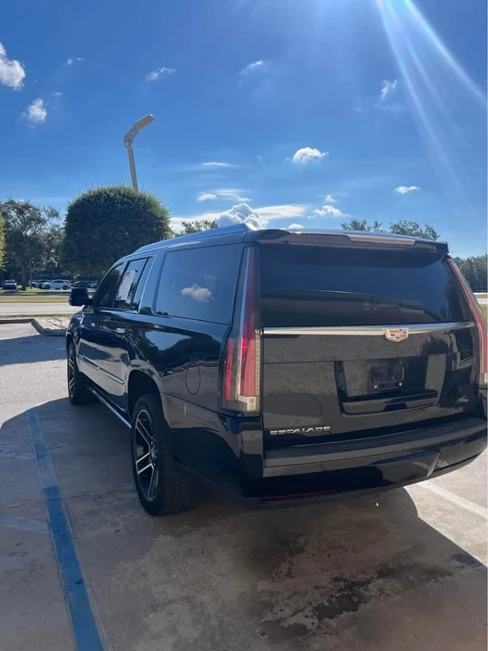 2015 Cadillac Escalade 4th Gen - Image 5 of 8