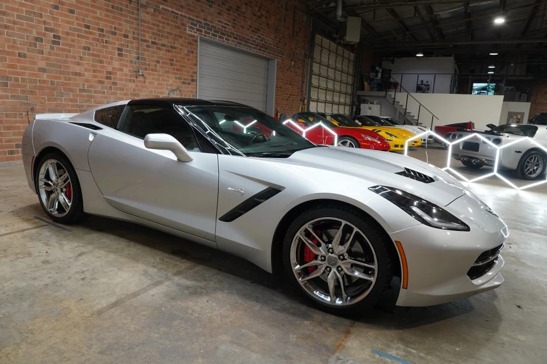 2015 Chevrolet Corvette C7 - Image 2 of 31