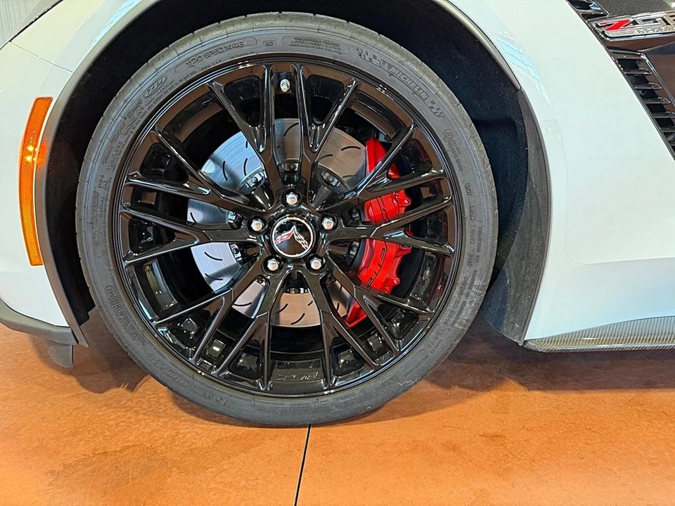 2015 Chevrolet Corvette C7 Z06 - Image 17 of 31
