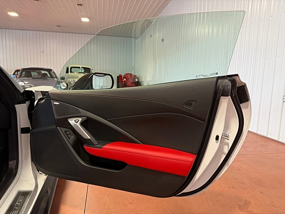 2015 Chevrolet Corvette C7 Z06 - Image 25 of 31