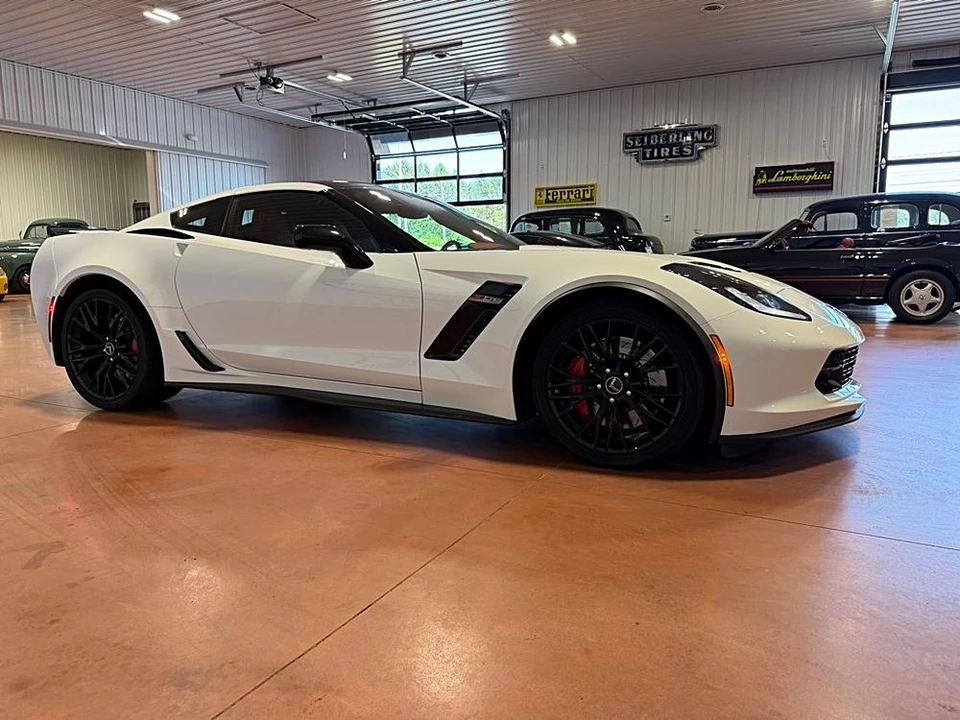 2015 Chevrolet Corvette C7 Z06 - Image 8 of 31