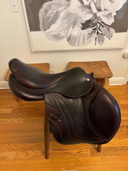 2015 Parts & Memorabilia Seats & Interior - Image 2 of 4