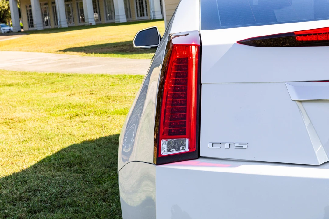 2015 Cadillac CTS-V 2nd Gen - Image 13 of 31