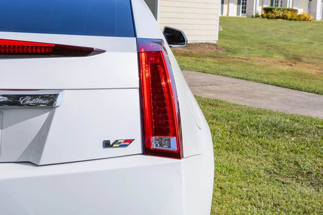 2015 Cadillac CTS-V 2nd Gen - Image 14 of 31
