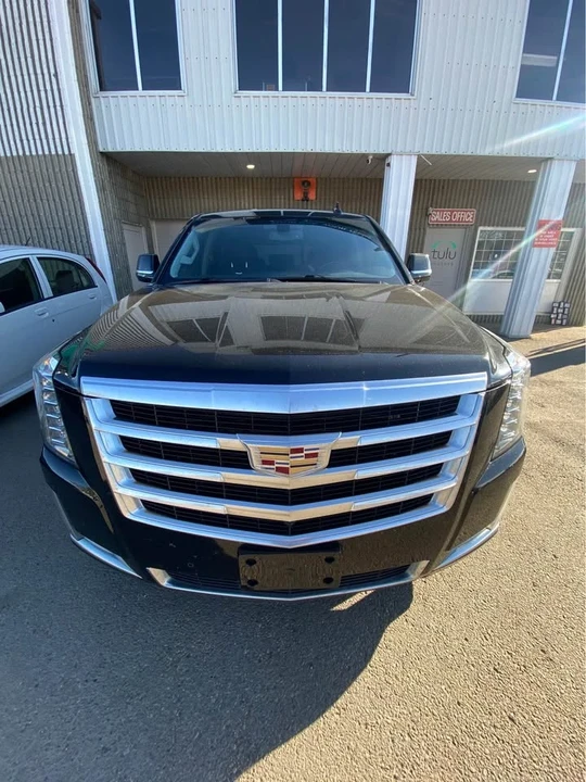 2015 Cadillac Escalade 4th Gen - Image 2 of 10