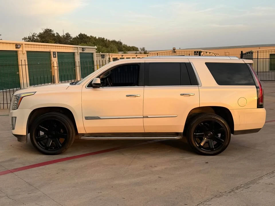 2015 Cadillac Escalade 4th Gen - Image 2 of 5